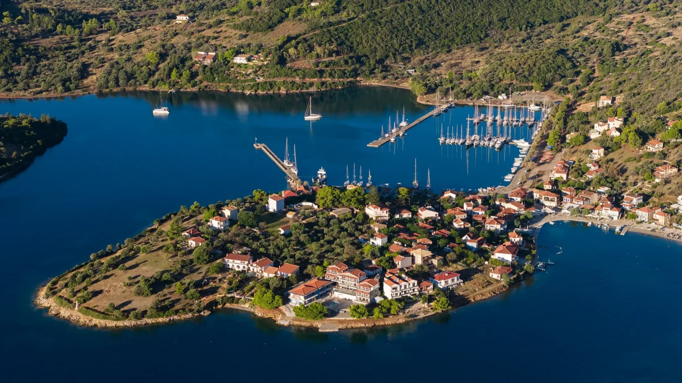 Small Islands: Intimate Horizons