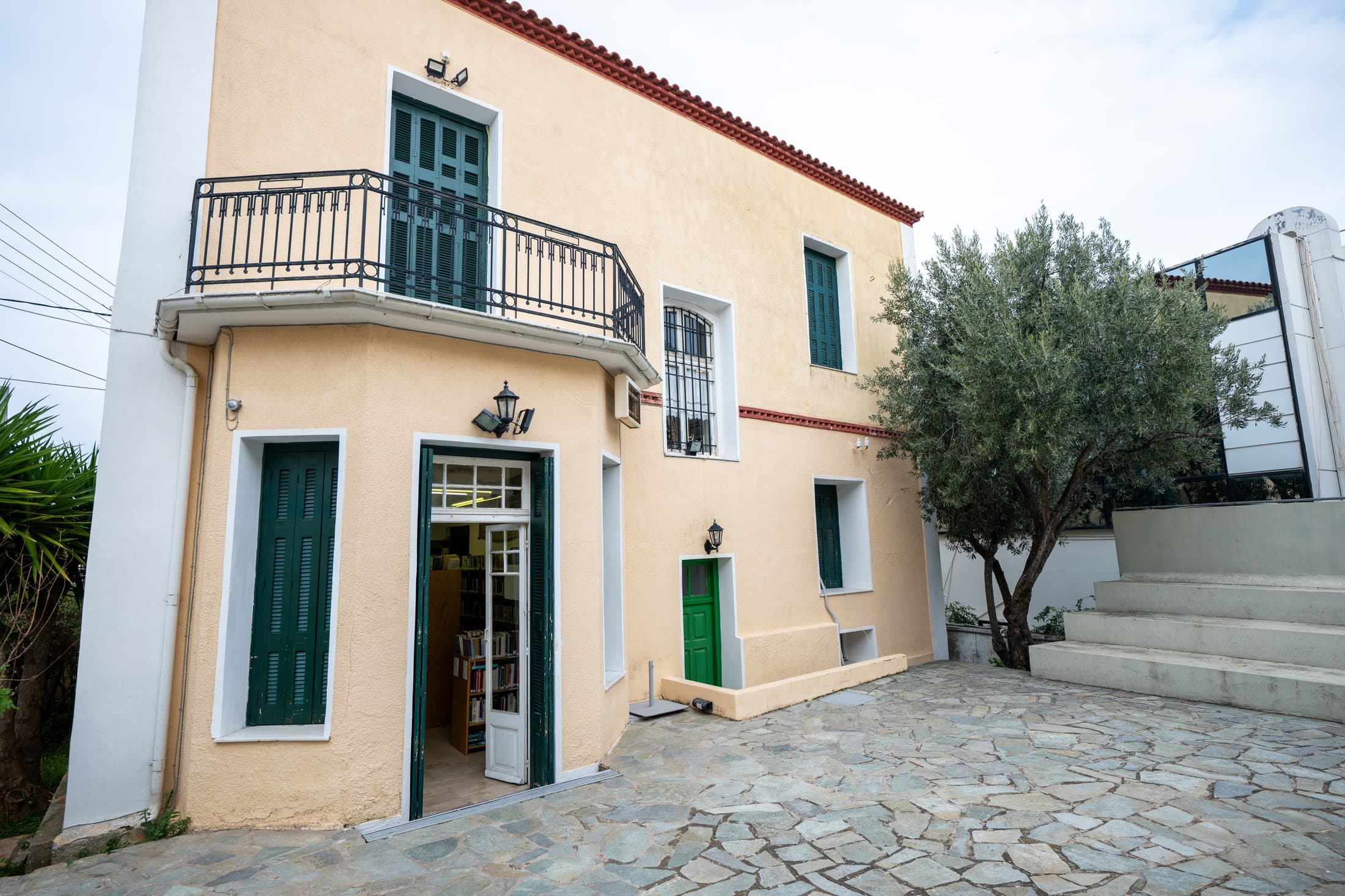 Alt text not provided