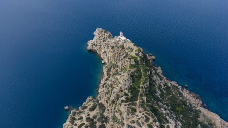 Lutraki