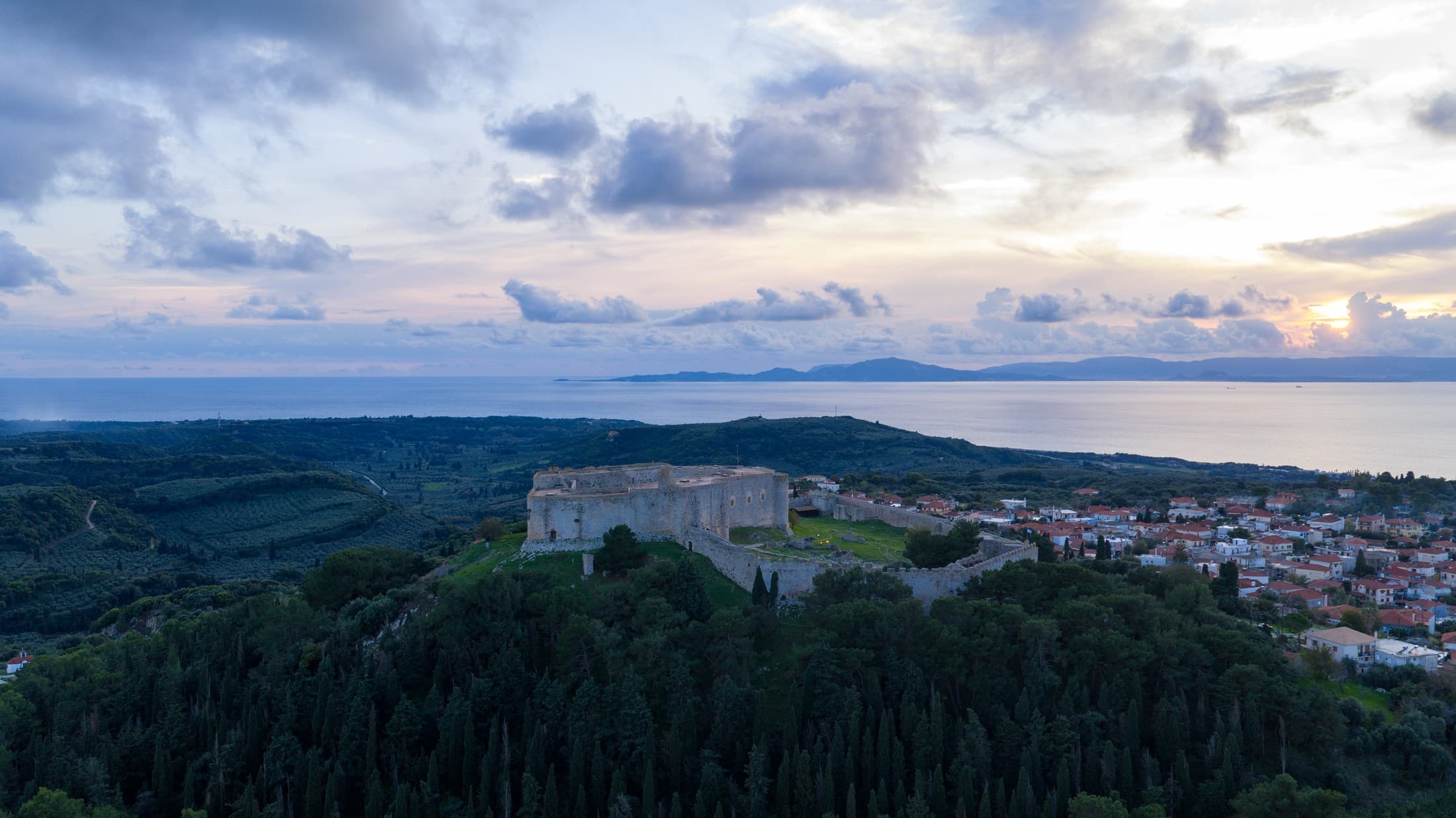 chlemoutsi-castle