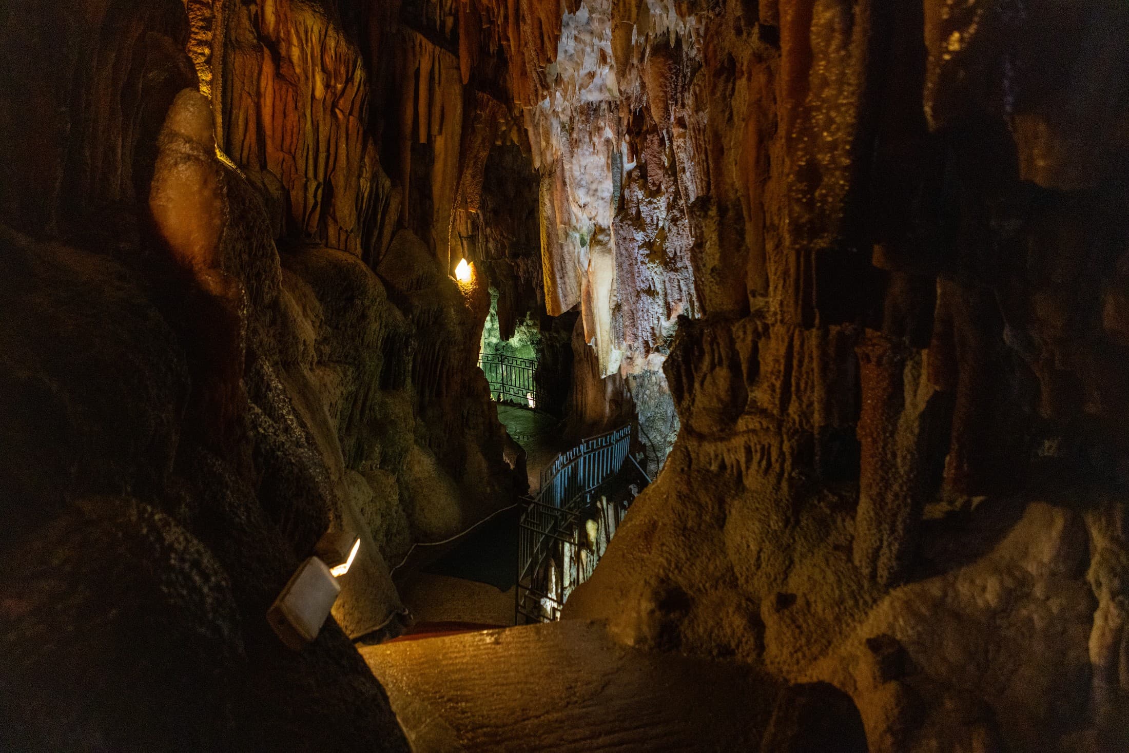 Drogarati Cave