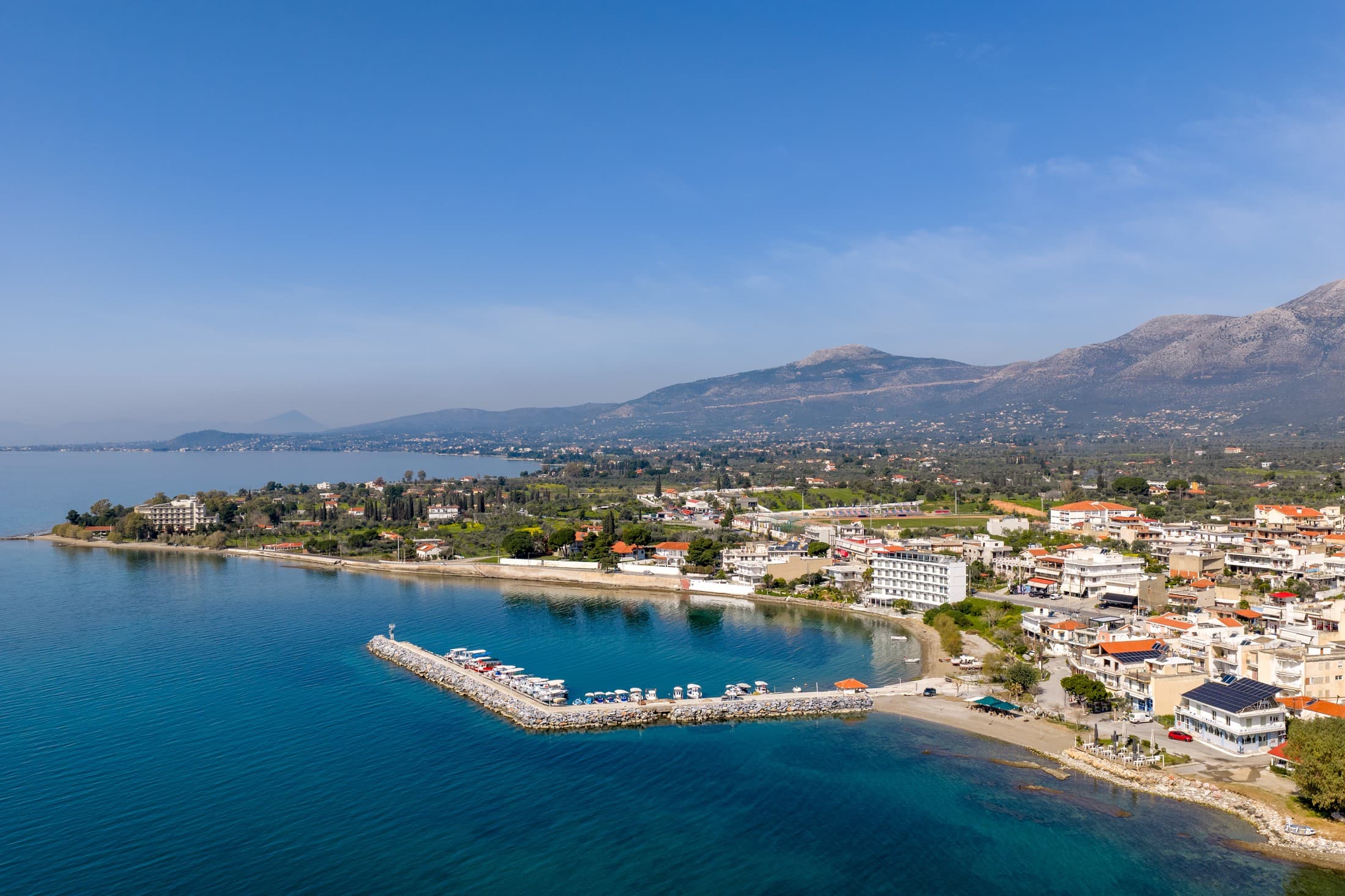 Strolling in Eretria and Pezonisi