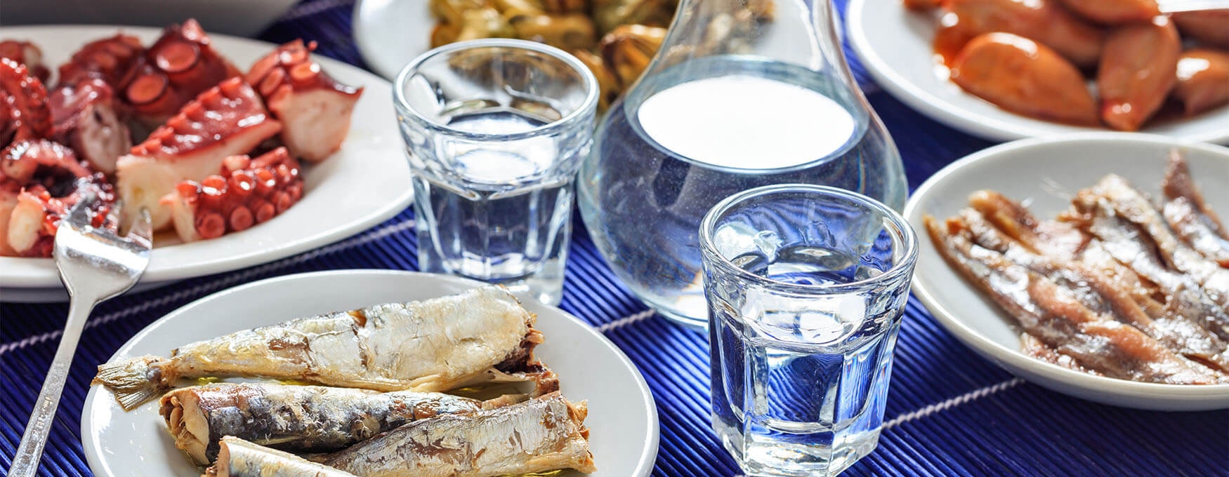 The famous tsipouradika of Volos