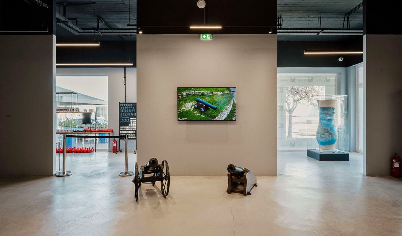 Alt text not provided