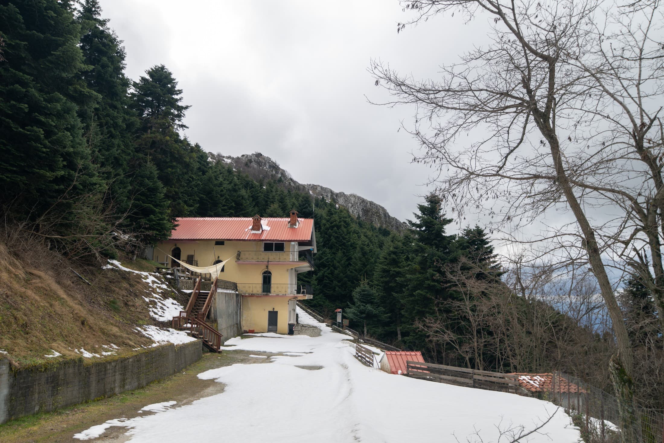 deskati-mountain-shelter