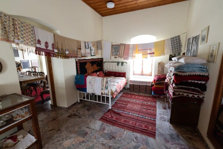 Museo delle Tradizioni popolari e contadine di Agia Anna in Eubea intitolato a Dimitris Ch. Settas